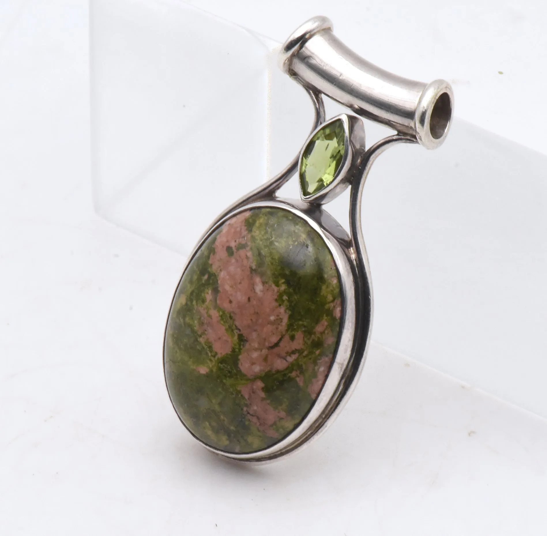 Sajen - Sterling Silver Unakite with Peridot Pendant