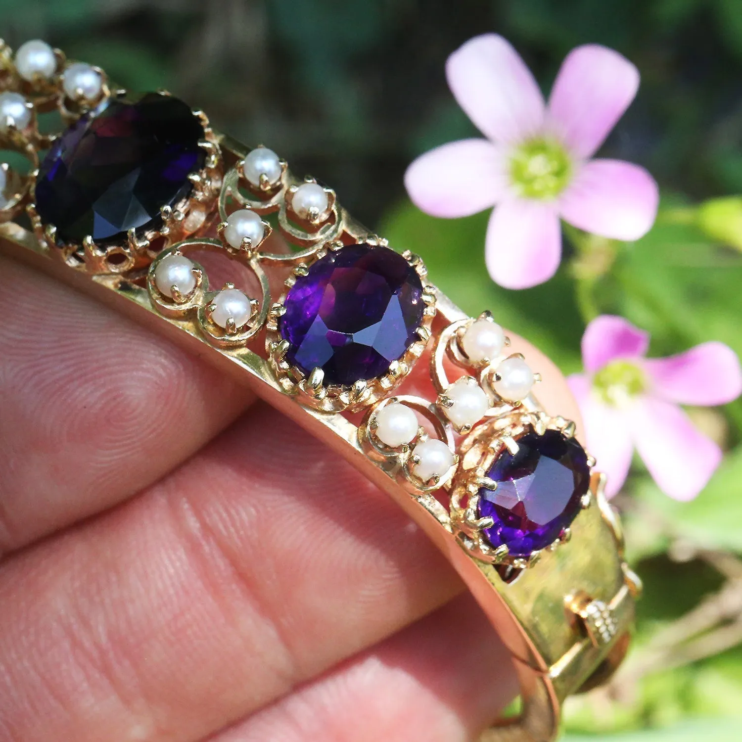 Vintage Oval Amethyst Bangle with Pearls 14K Yellow Gold