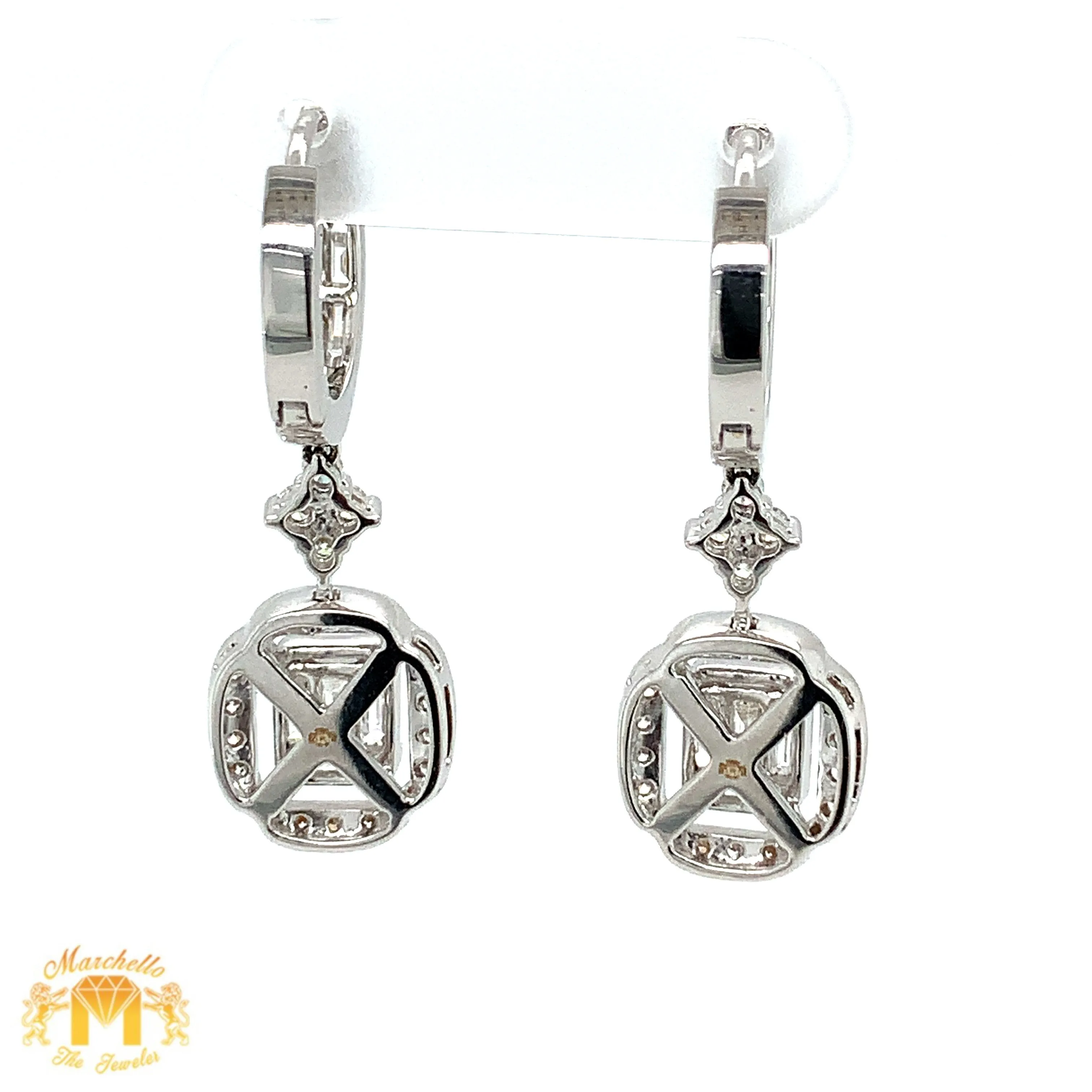 VVS/vs high clarity diamonds set in a 18k White Gold Dangling Diamond Earrings (VVS diamonds)